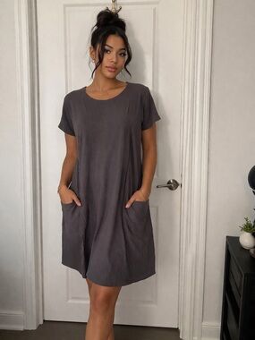Casual Short-Sleeve Pocket Dress in Slate Gray